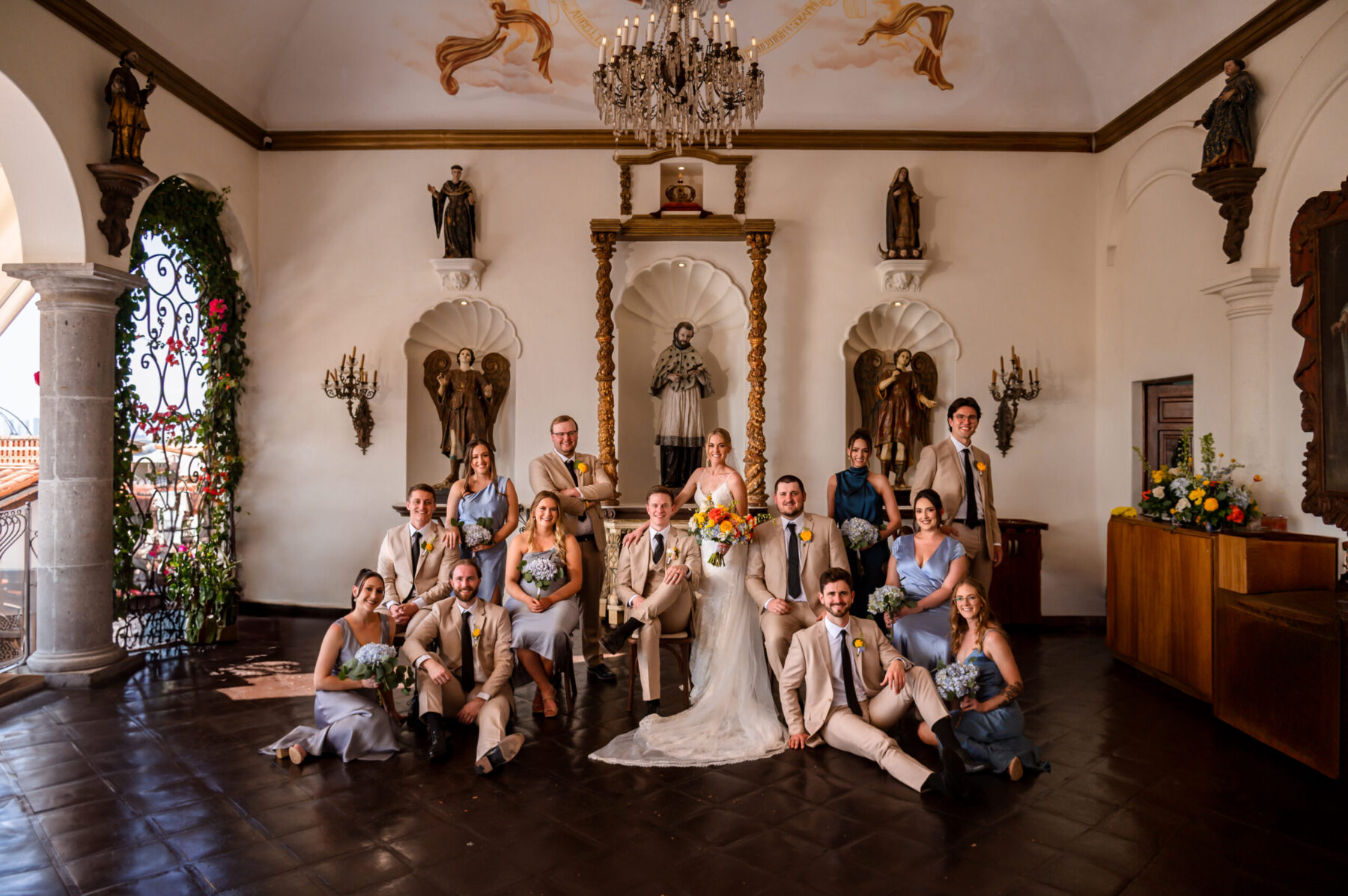 wedding photographer puerto vallarta wedding party photo at la capella